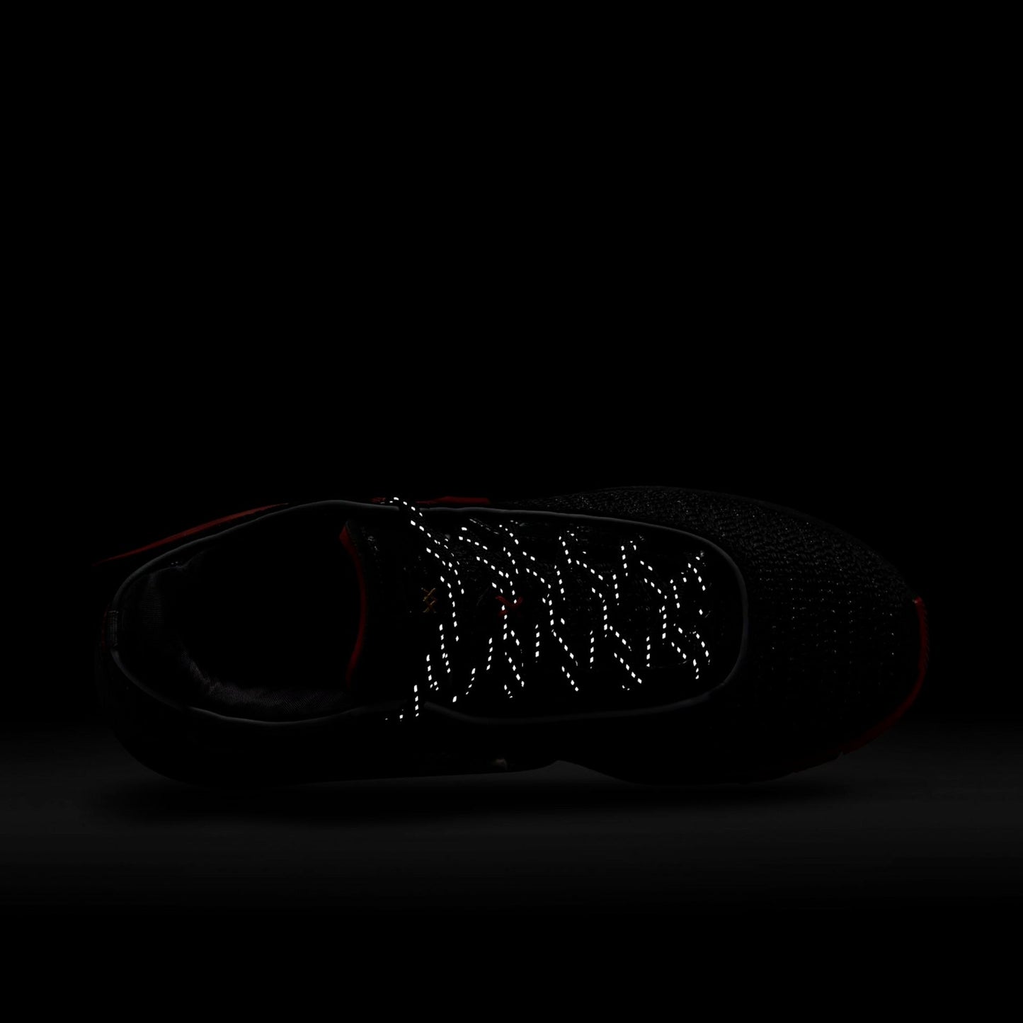 Tênis Nike LeBron XX Preto e Vermelho