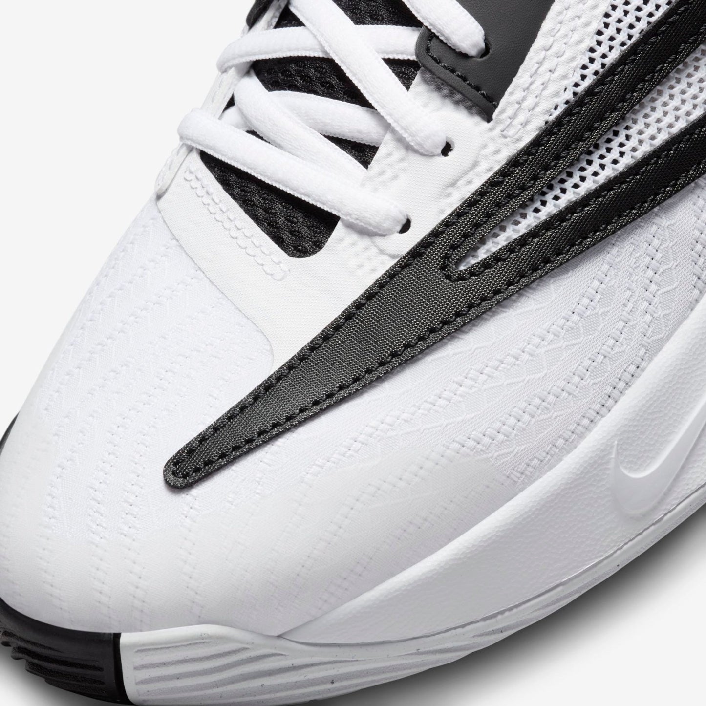 Tênis Nike Giannis Immortality 3 Preto e Branco