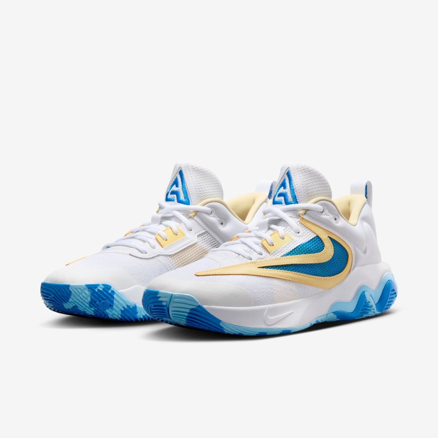 Tênis Nike Giannis Immortality 3 Branco e Azul