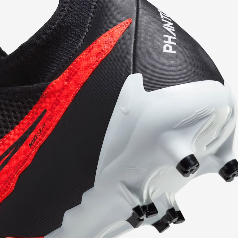 Chuteira Campo Nike Phantom GX Academy