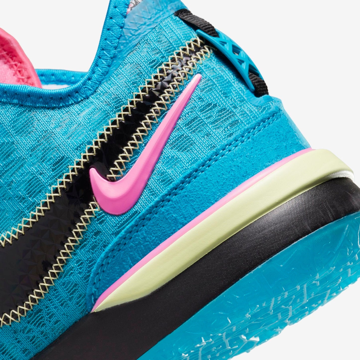 Tênis Nike LeBron NXXT Gen