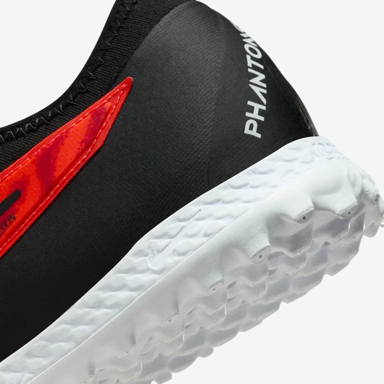 Chuteira Society Nike React Phantom GX Pro